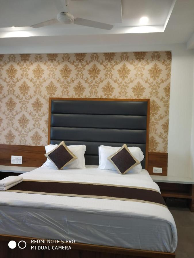 Hotel Aagman Kalri Exteriér fotografie